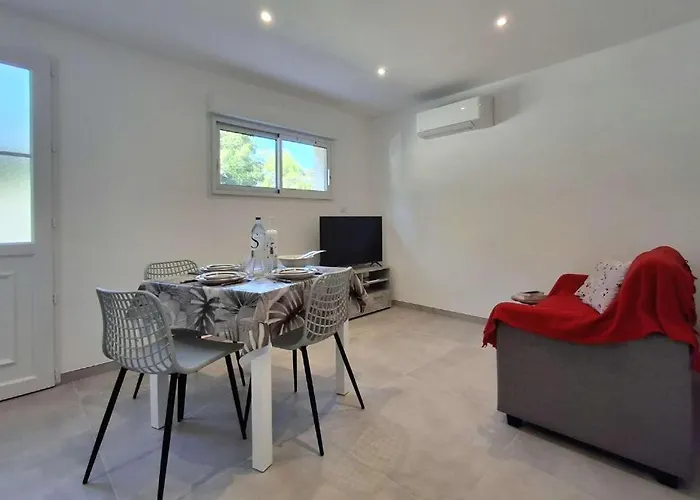 Holiday home Canoe - 2 Pieces Santa-Maria-Poggio (Corsica)